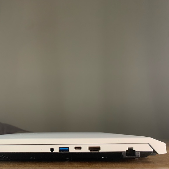 MSI Sword 17 A11UD-428 17.3” Gaming Laptop Computer Platinum Collection - White - Picture 5 of 9